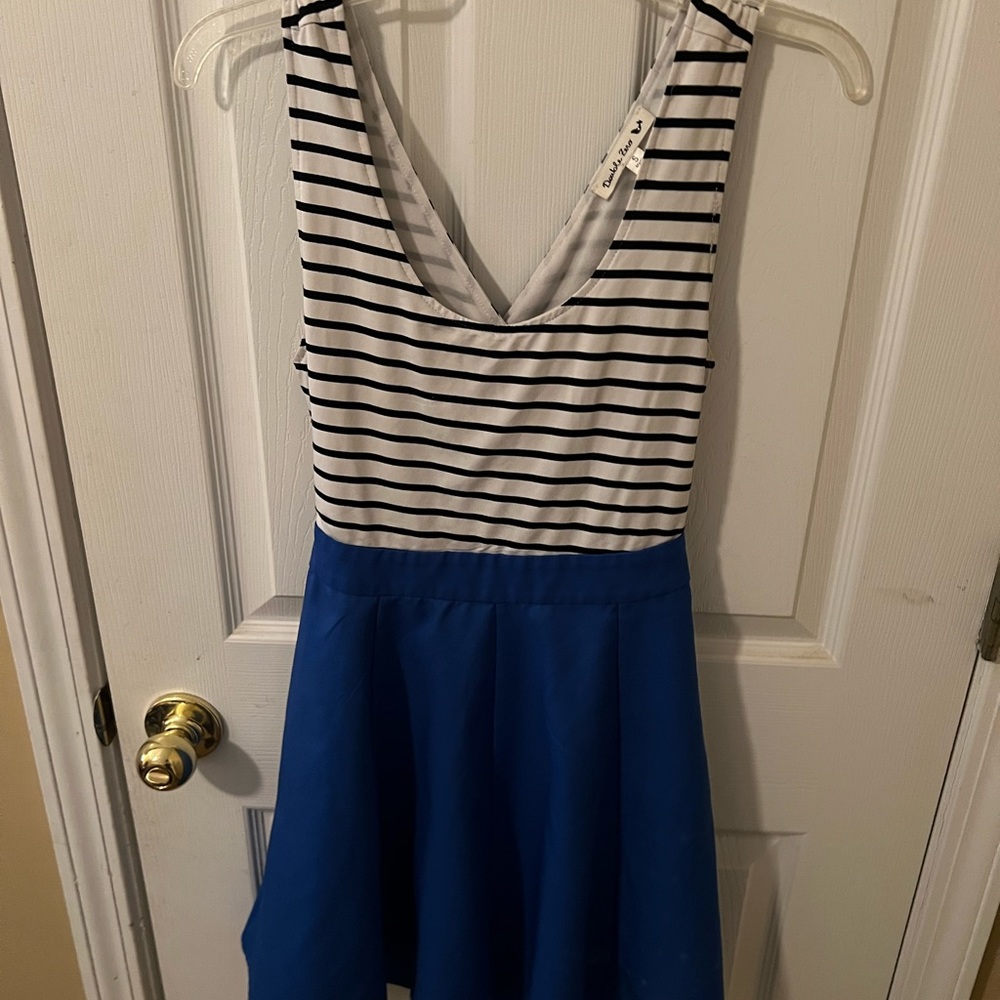 🥰3/$25😍 Super cute skater style summer dress.